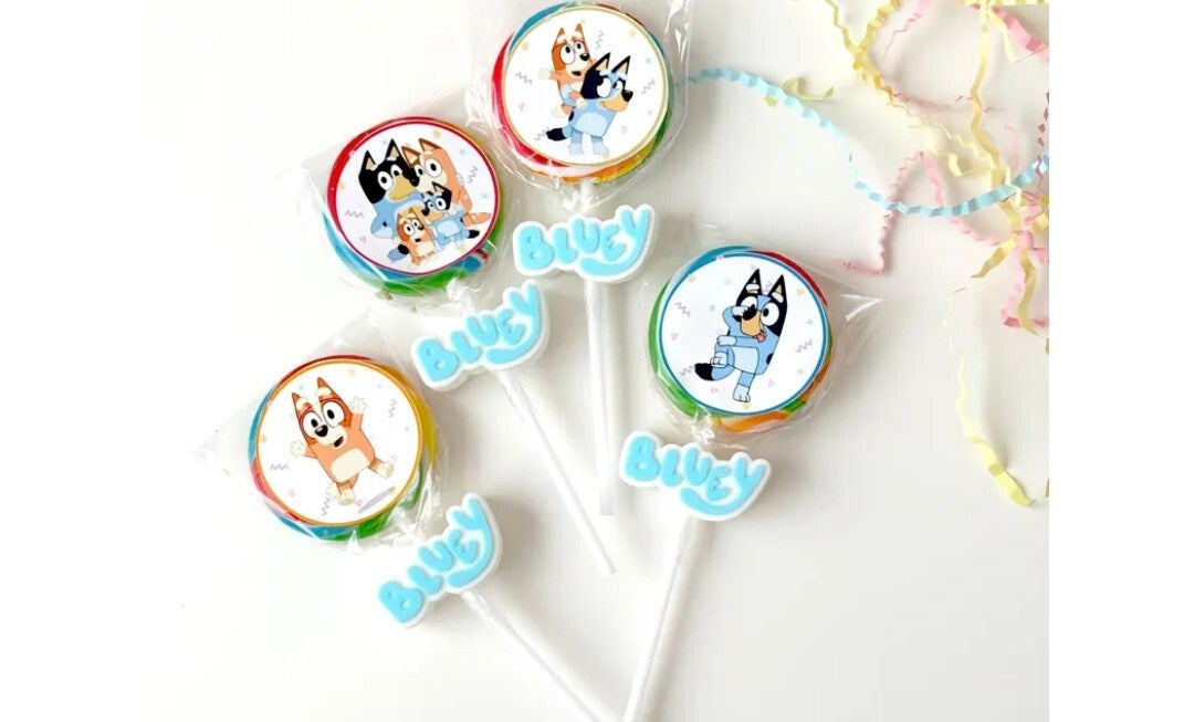 Bluey party lollipop with charm