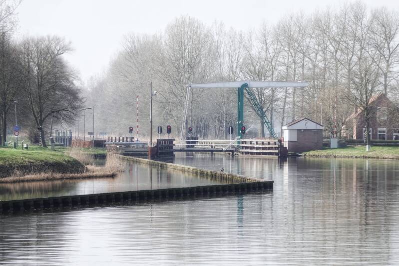 Langs het Wilhelminakanaal