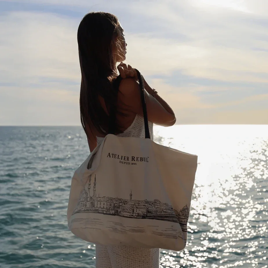 Sac de plage Atelier Rebul offert dès 85 € – collection été
