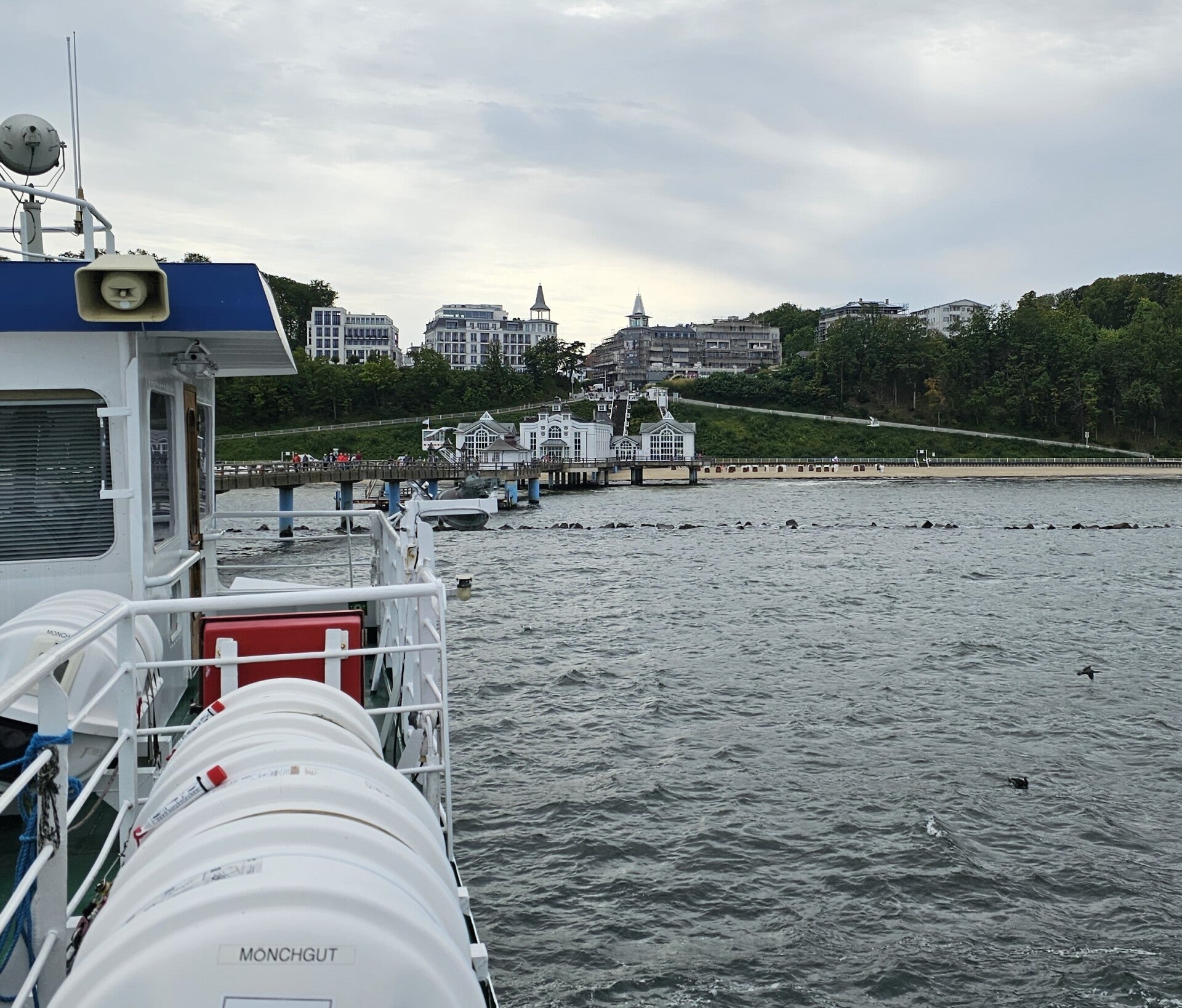 Rügen Sellin Fährhafen an der Seebrücke