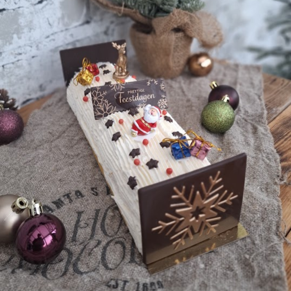 Kerstbûche met slagroom & vers fruit