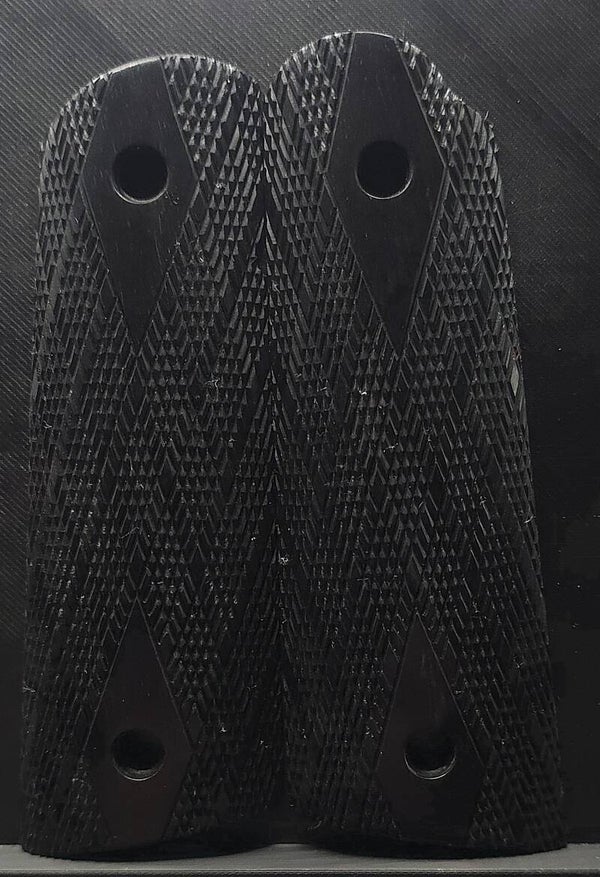 1911 Black Buffalo Horn Skip line hand checkering - #478