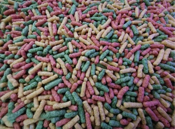 Vijversticks gekleurd (mix) 40 gram