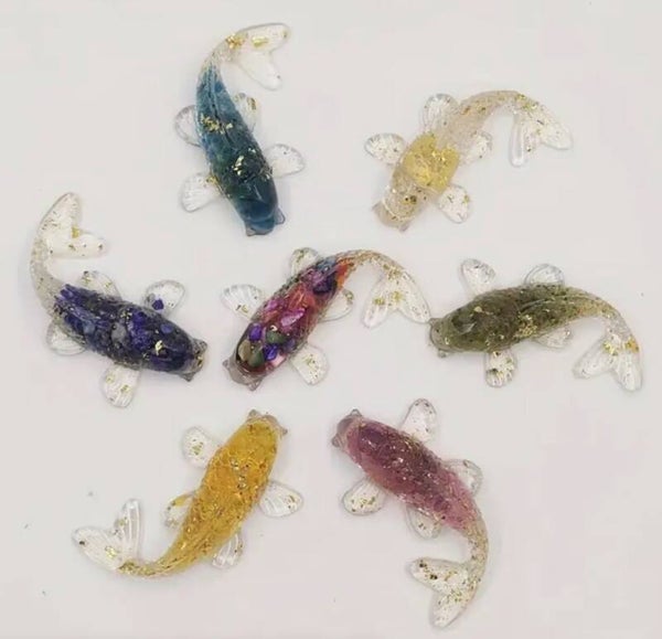 Aquarium decoratieve Crystal natural glue fish ornament met geluksmunt 6 cm