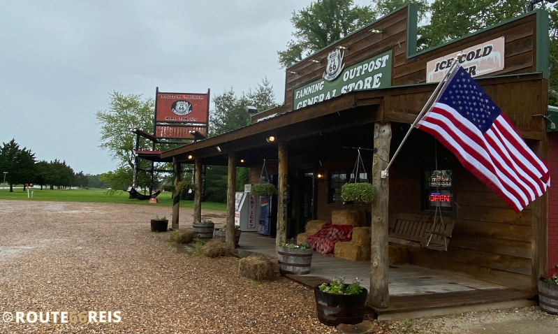 World's largest Rocking Chair, Fanning Outpost