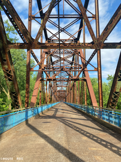 Chain of Rocks Bridge on Route 66