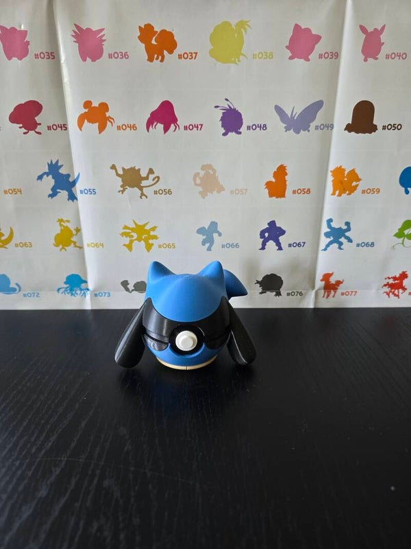 Riolu pokeball