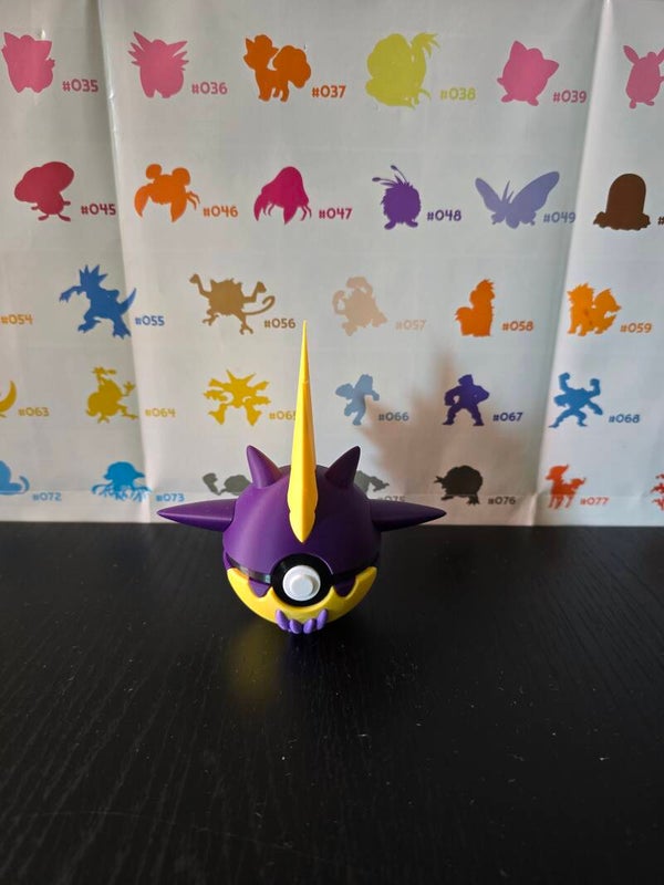 Toxtricity high key form pokeball