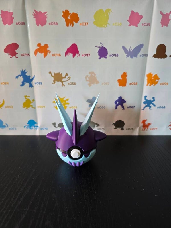 Toxtricity low key form pokeball