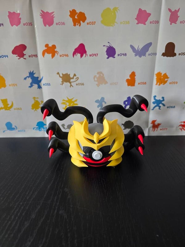 Giratina origin form pokeball