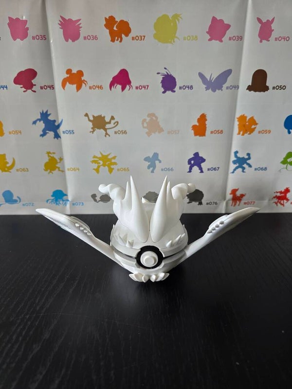Reshiram pokeball