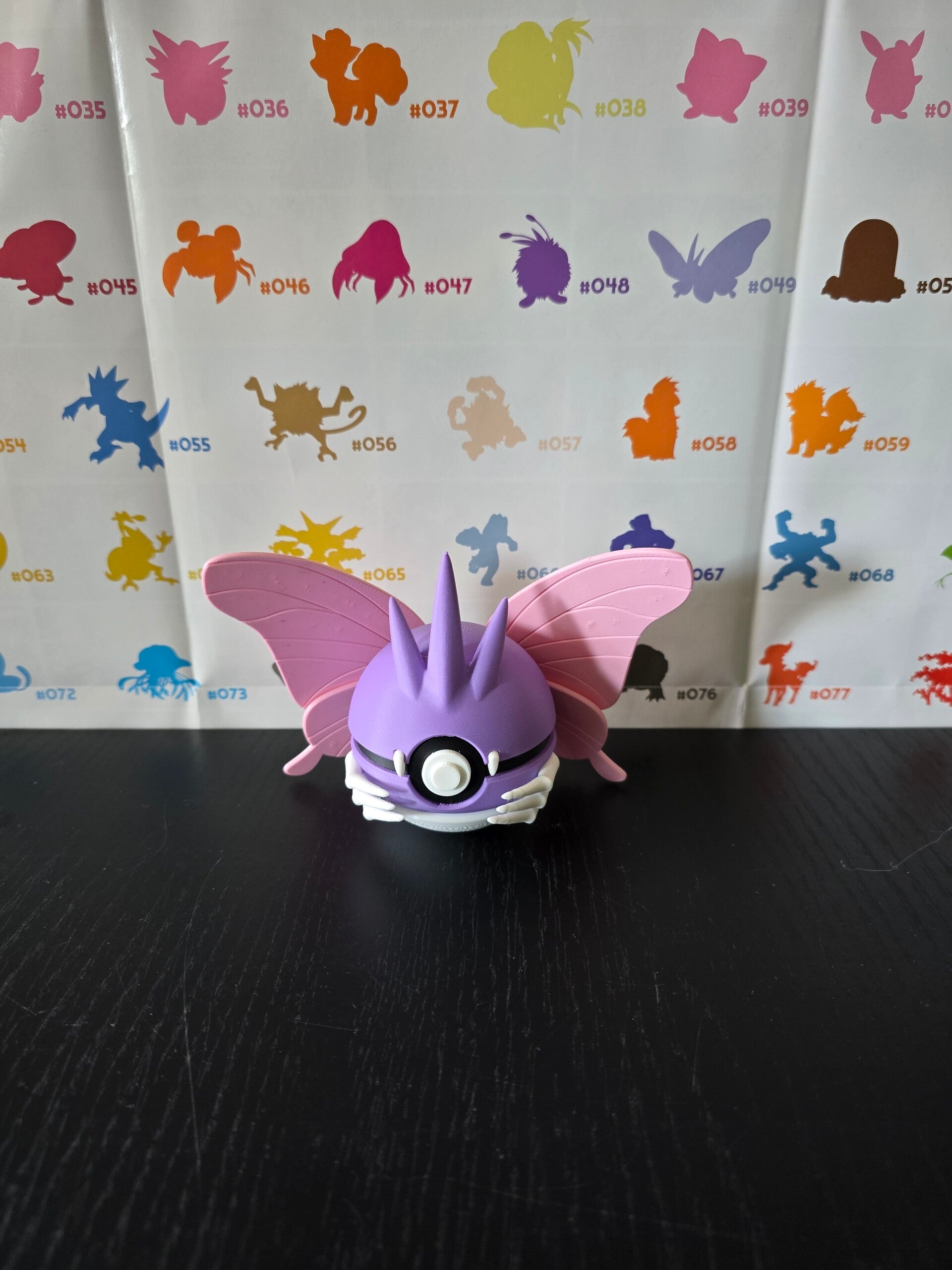 Venomoth Pokéball