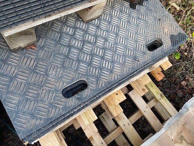 2400 x 600 mm (L x B), 20 mm dikke rijplaat