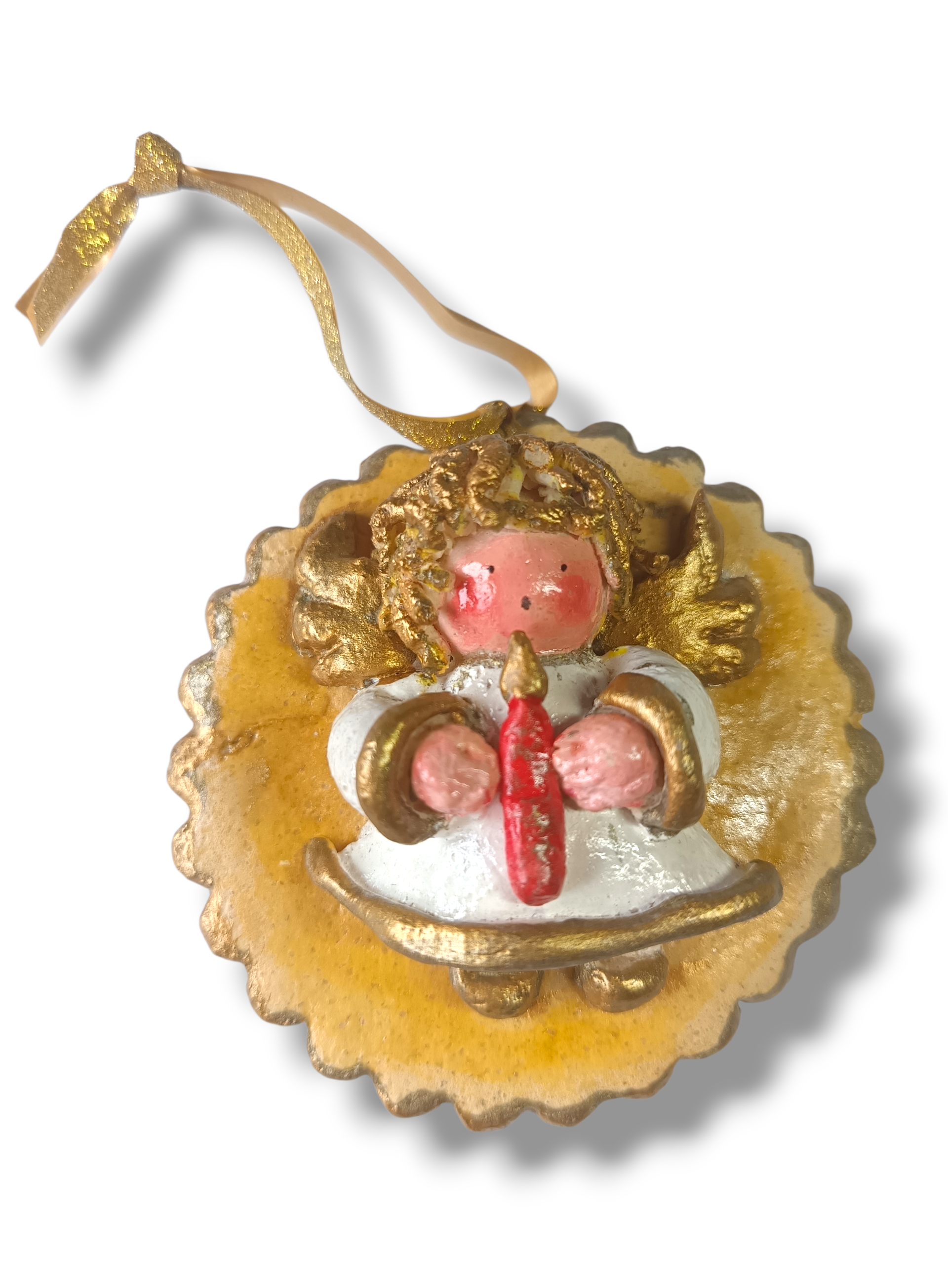 Décoration en pâte à sel – Ange doré tenant une bougie