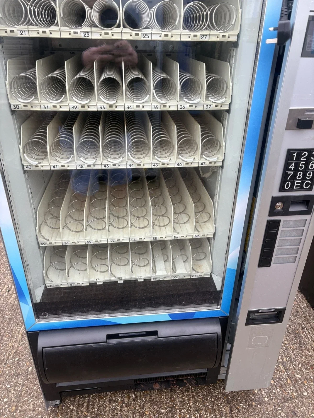 Necta Sfera Combination Vending Machine