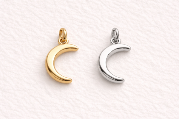 Charm Mond - Symbol für Intuition & Wandel