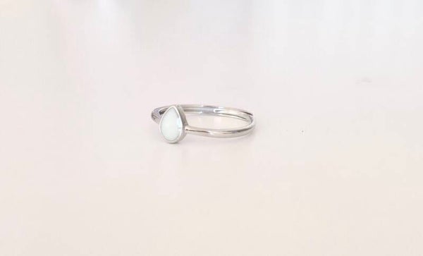 Milkdrop/pear adjustable ring