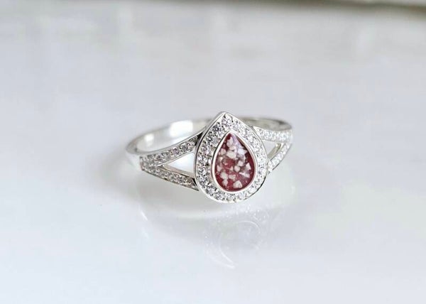 Pear shape/milkdrop ring