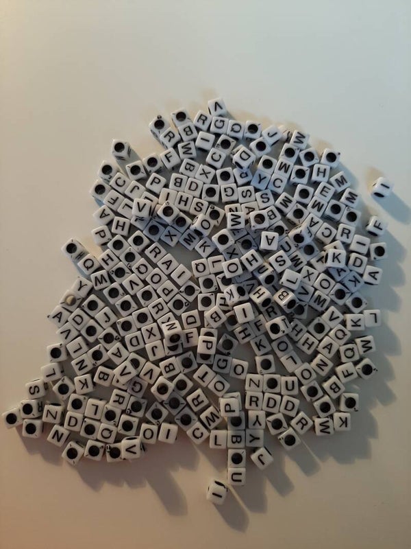 Letterkralen vierkant wit