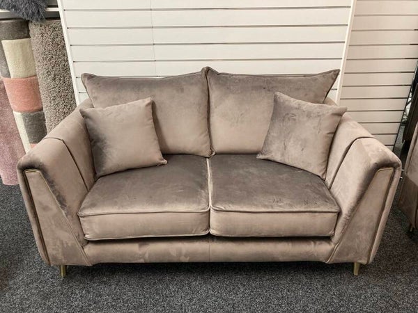 Vivo 3 seater + 2 seater suite