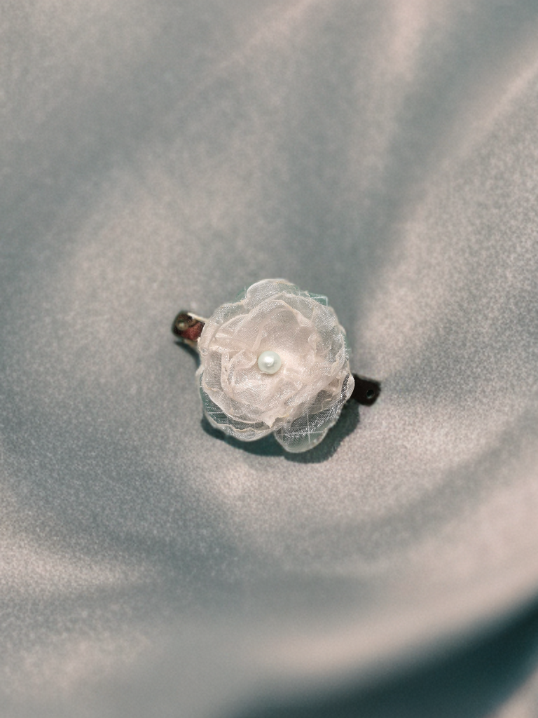 Haarspange mit Organza Blüte