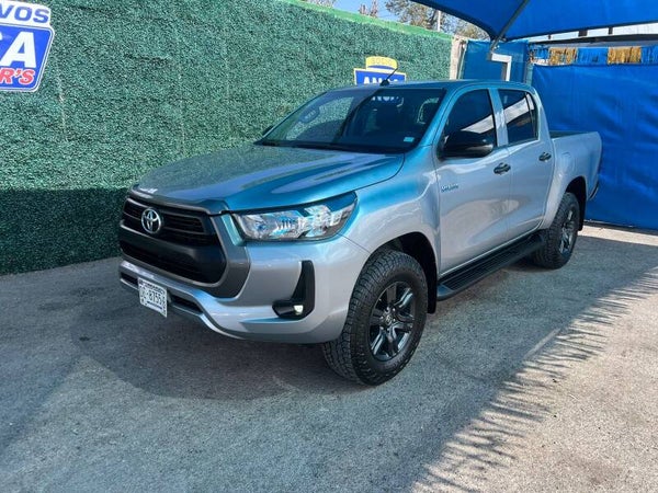 TOYOTA HILUX SR 2023