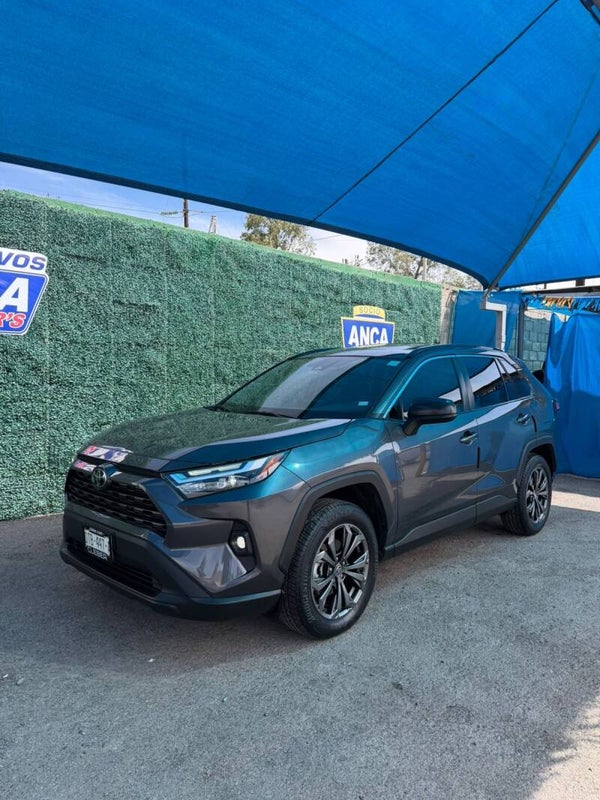 TOYOTA RAV4 XLE 2022