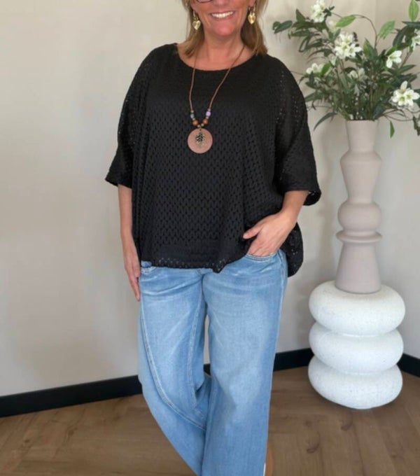 Opengewerkte top incl ketting