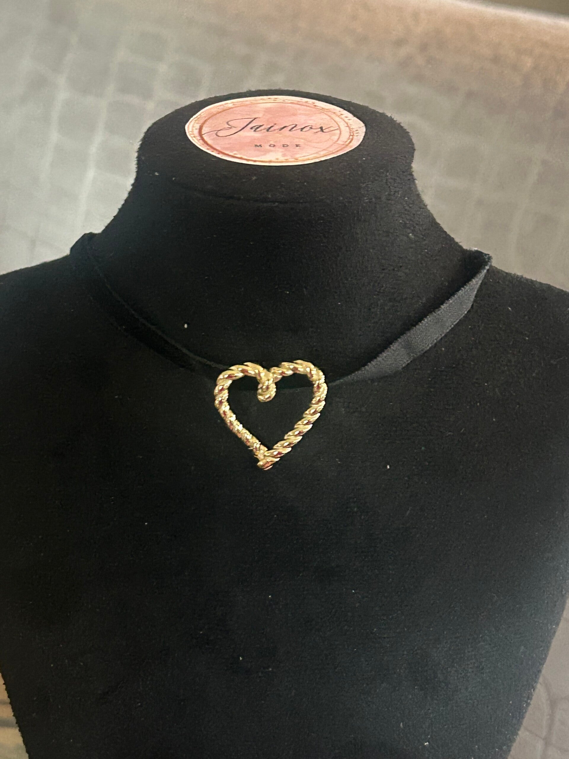 Heart choker