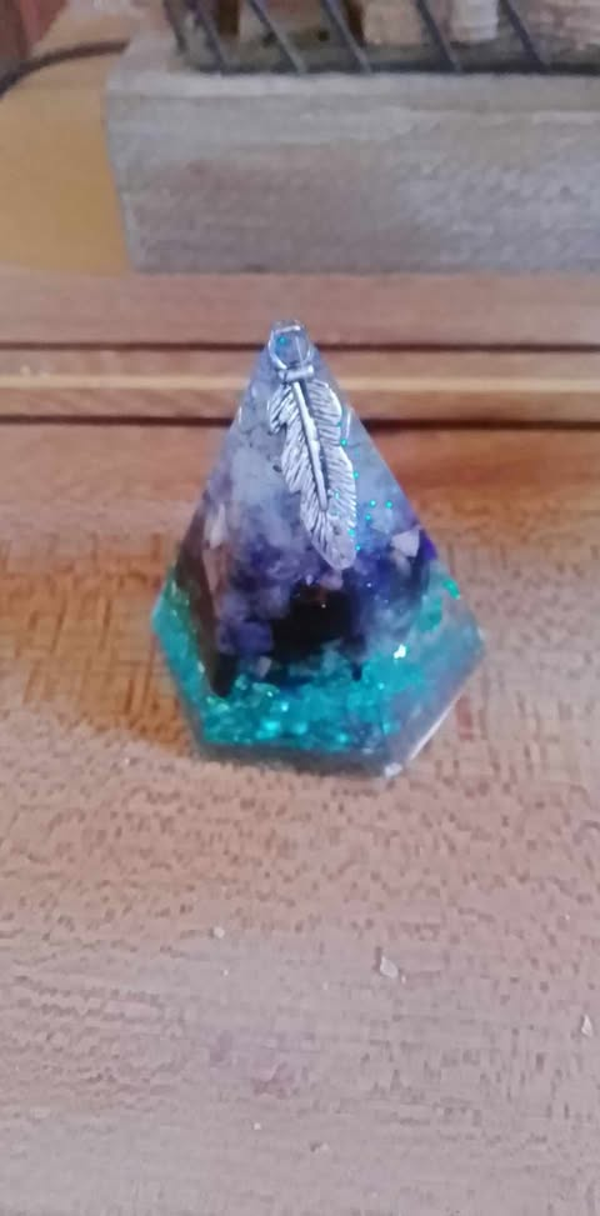 orgonite pyramide cube