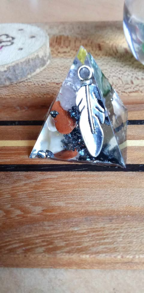 orgonite pyramide