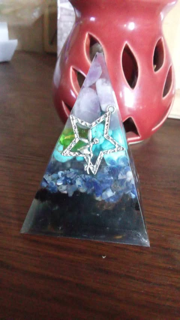 orgonite pyramide