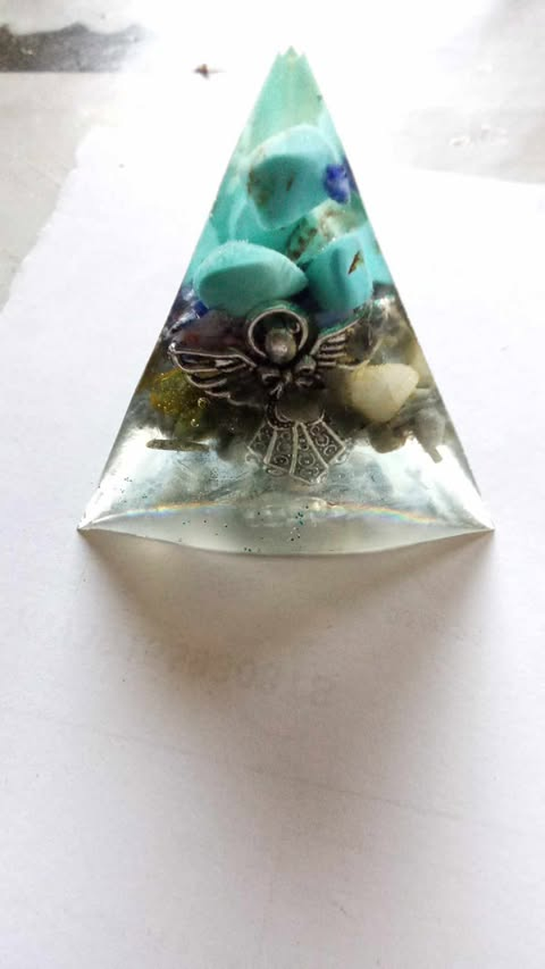 orgonite pyramide Triangle