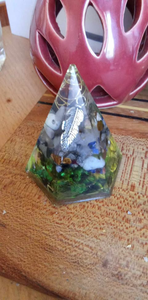 orgonite pyramide cube