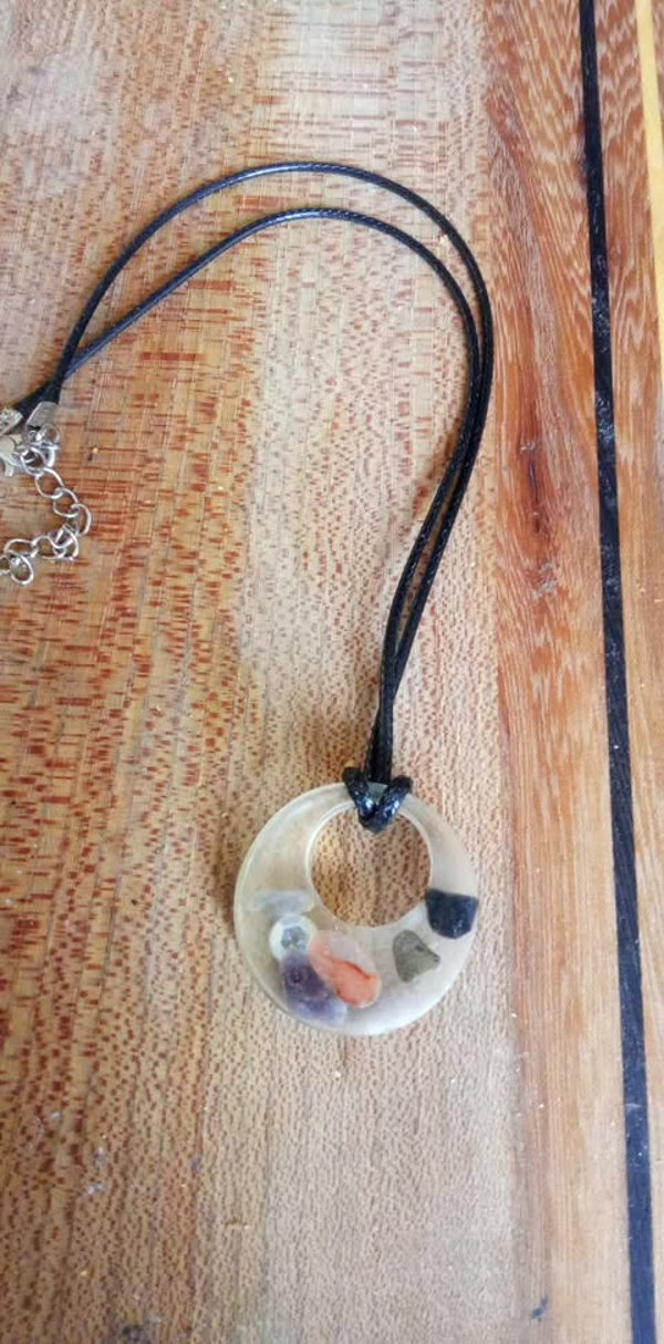 Collier pendentif orgonite