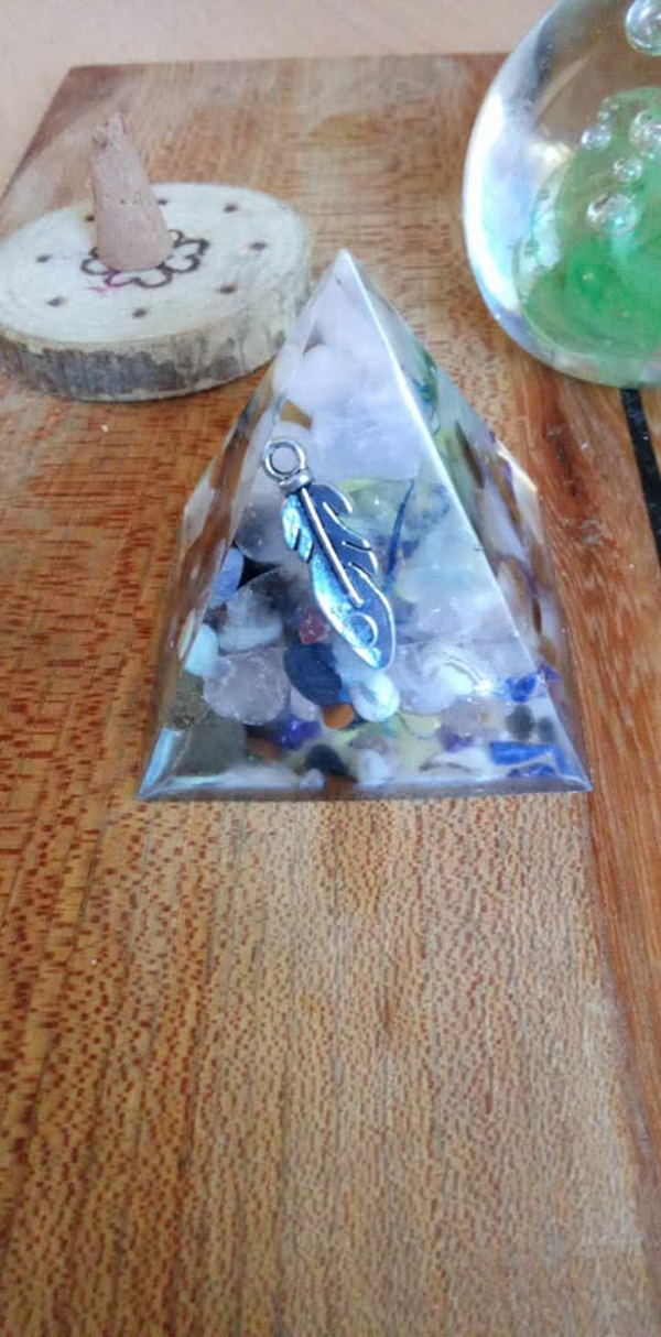 orgonite pyramide