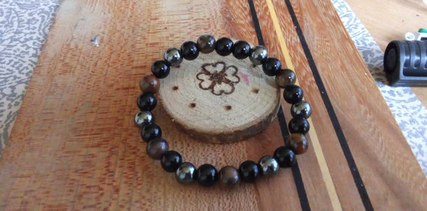 Bracelet en hématite, œil de tigre et obsidienne