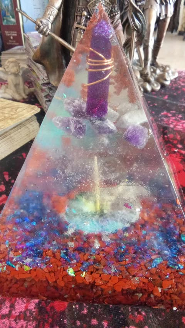 orgonite pyramide