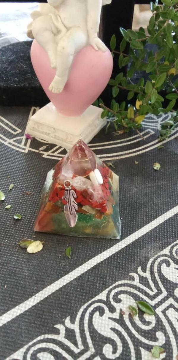 orgonite pyramide