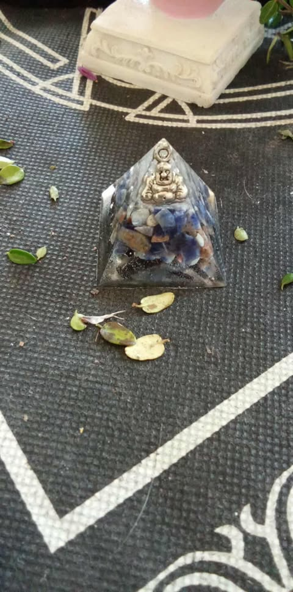 orgonite pyramide