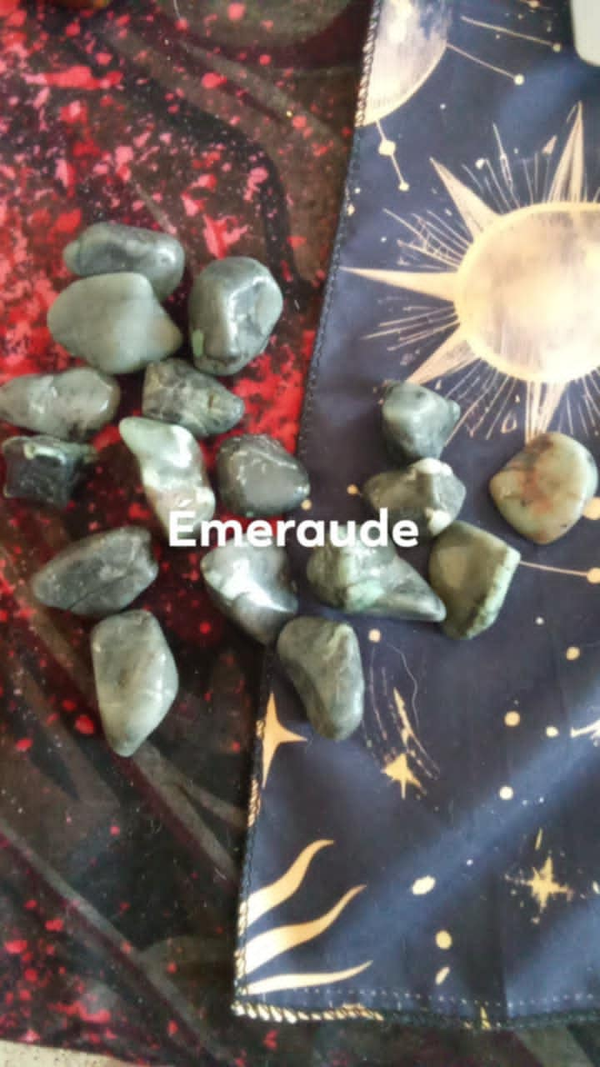 Emeraude B pierres roulées