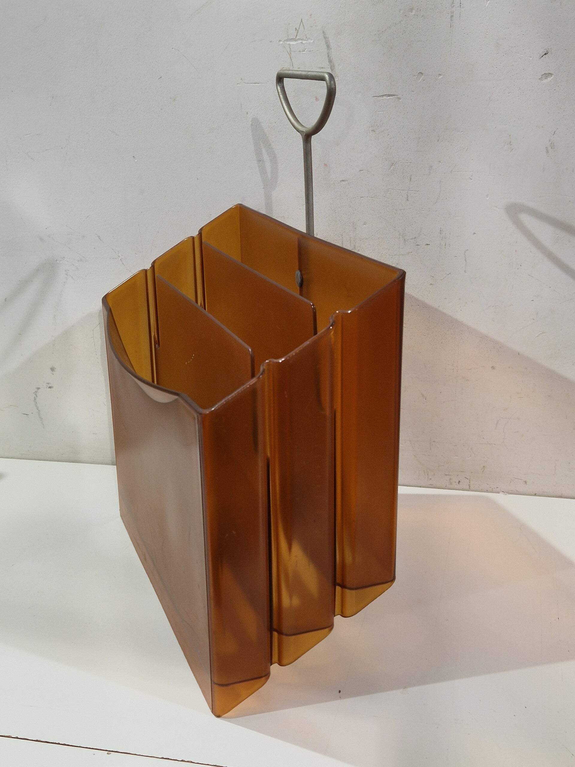 Andries & Hiroko van onck for magis italy 1990 1980 .magazine lectuurbak