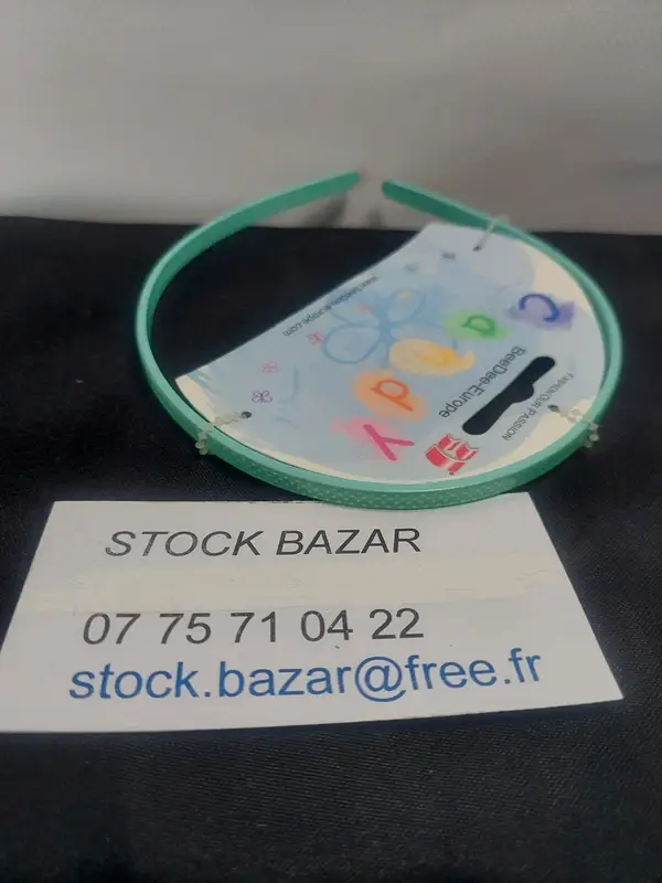 Serre-tête vert pâle à pois blanc