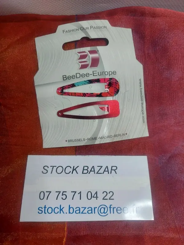 Deux Barrettes pince clic clac rouge effet pailleté et motif