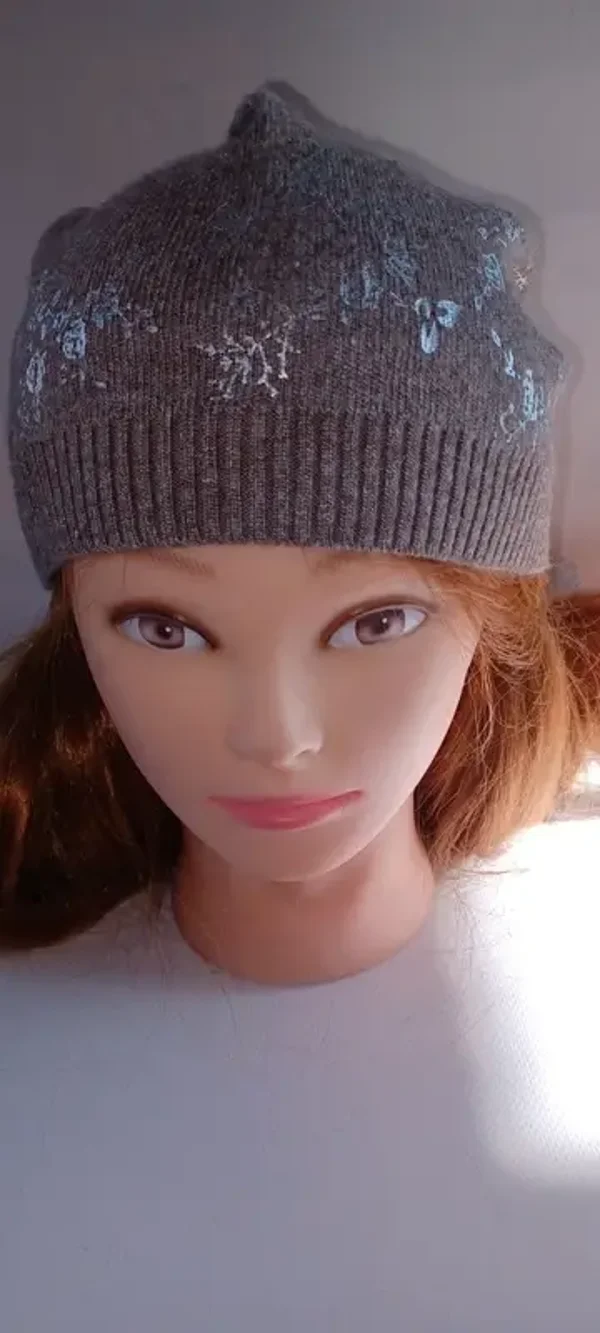 Bonnet léger marron motif fleur