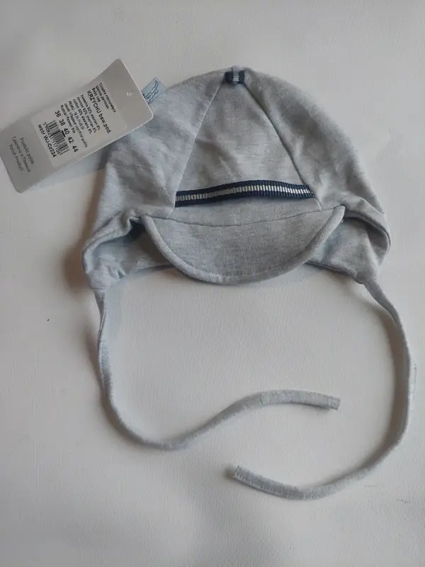 Bonnet gris effet casquette