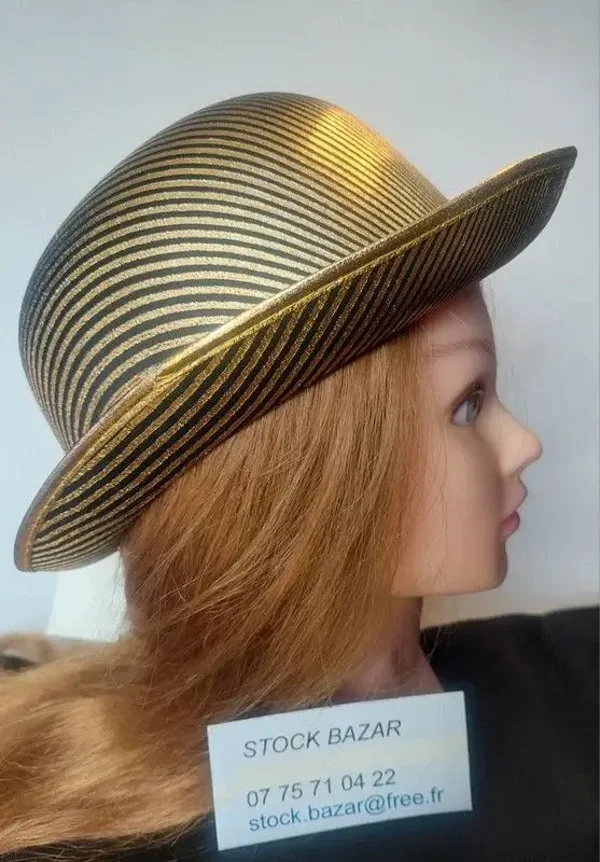 Chapeau melon doré