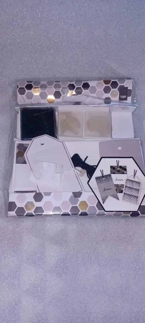 Etiquettes cadeau et tampons "DREAM"