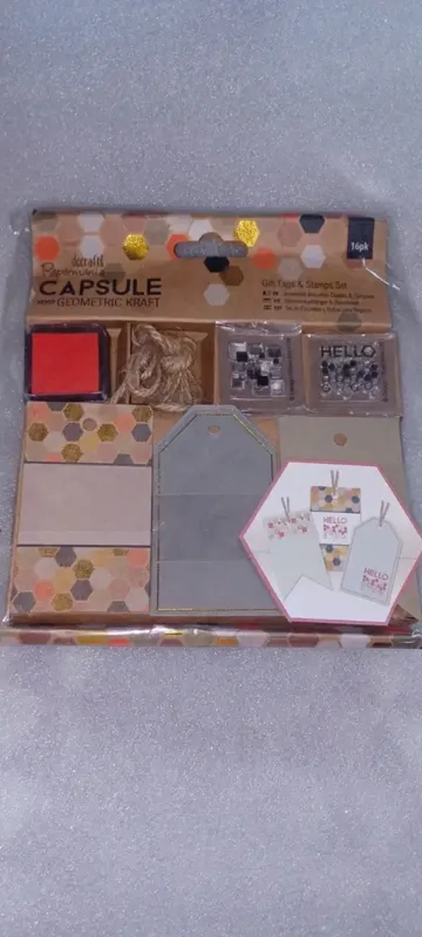 Etiquettes cadeau et tampons "HELLO"