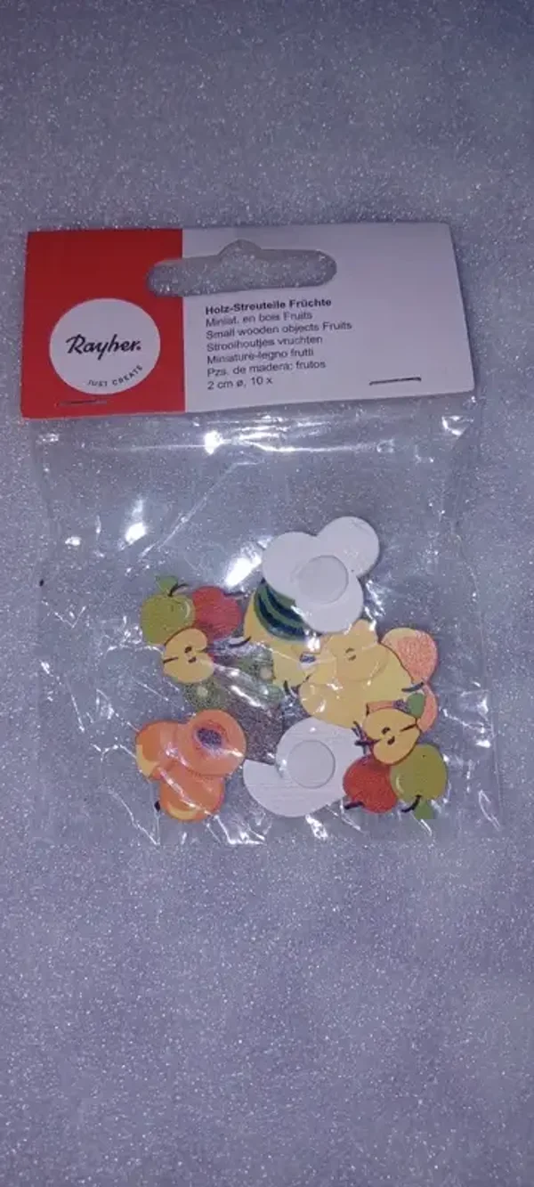 Fruits miniatures en bois